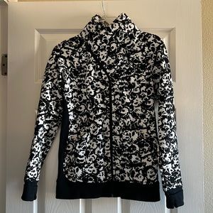 Lululemon black white floral jacket sweatshirt size 4